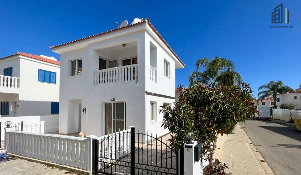 ER319: 2 Bedroom Villa, Ayia Triada w/Title Deeds